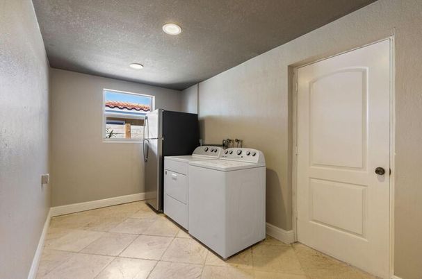 Interior, Recessed Lighting, Washer