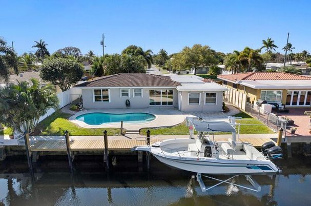 Exterior, Lake, Pool