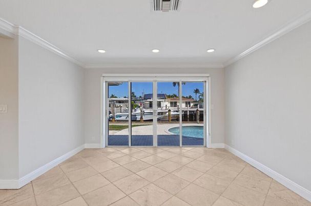 Empty room, Interior, Recessed Lighting