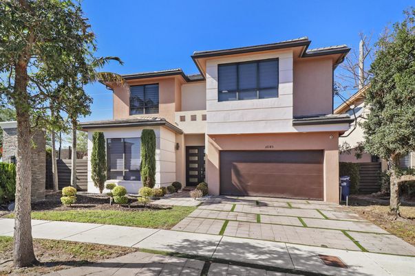 Attached, Exterior, Facade, Modern