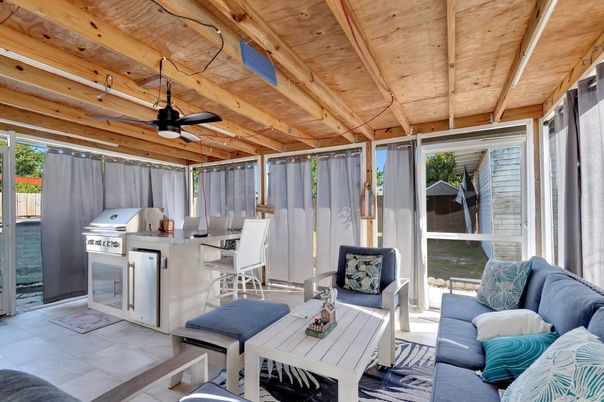Dining room, Interior, Wooden Beams, Wooden Ceilings