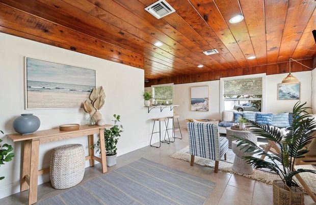 Dining room, Interior, Pendant Lights, Recessed Lighting, Wooden Ceilings