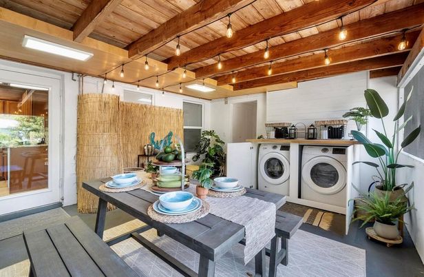 Dining room, Interior, Washer, Wooden Beams, Wooden Ceilings