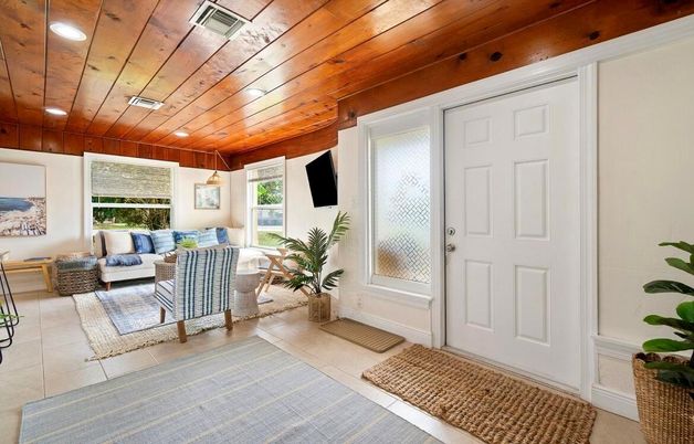 Interior, Living room, Pendant Lights, Recessed Lighting, Wooden Ceilings