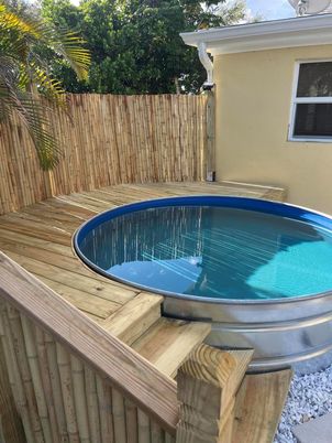 Exterior, Pool