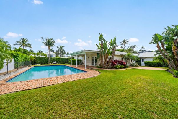 Backyard, Exterior, Pool