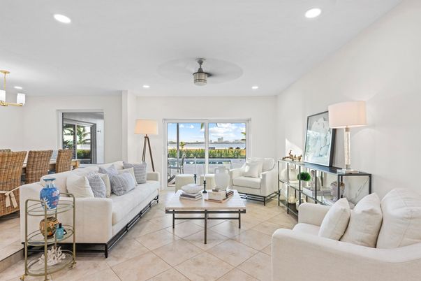 Interior, Living room, Recessed Lighting, Water