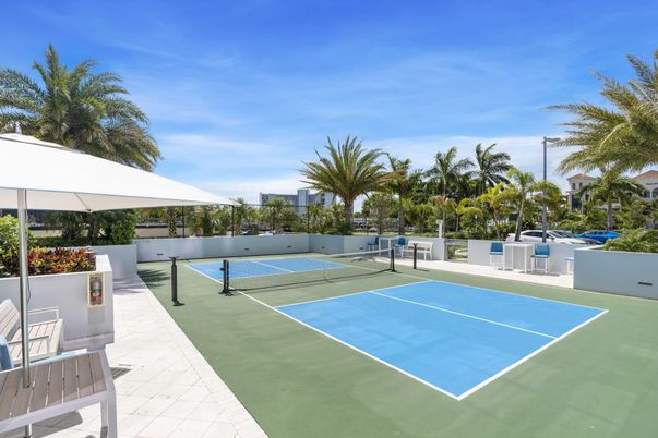 Exterior, Tennis Courts