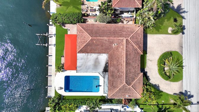 Exterior, Drone