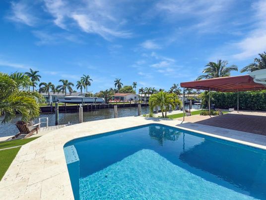 Exterior, Pool, Water