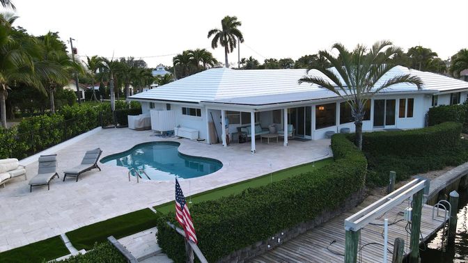 Exterior, Pool