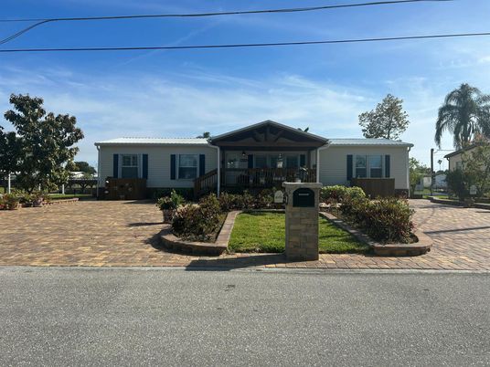 Backyard, Exterior, Facade, Ranch
