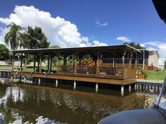 Exterior, Lake