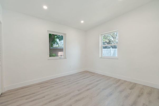 Empty room, Interior, Recessed Lighting, Wood Texture Flooring