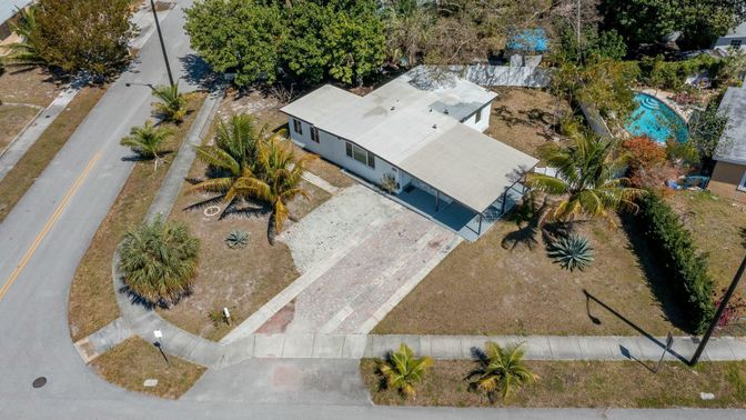 Exterior, Drone