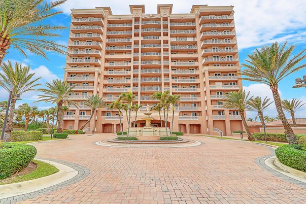 Exterior, Facade, Condo Building