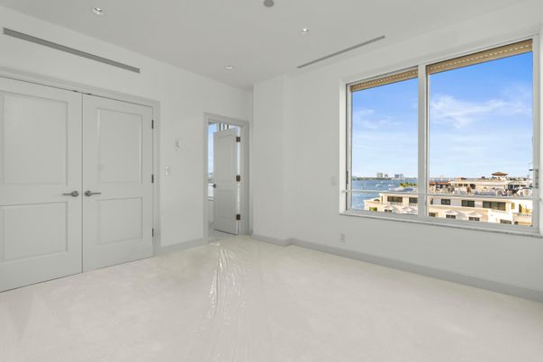 Empty room, Interior, Recessed Lighting, Water