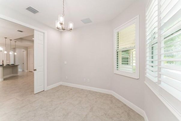 Empty room, Interior, Pendant Lights