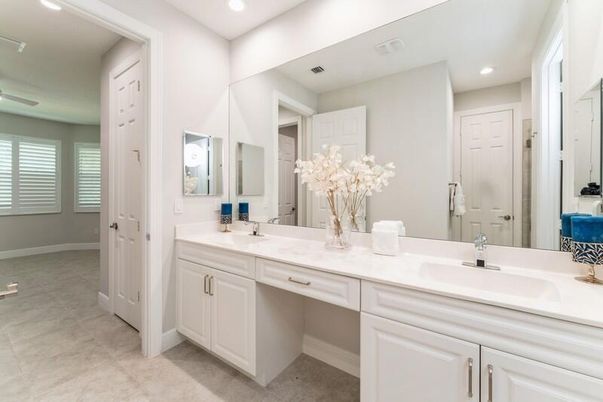 Bathroom, Dual Sink Vanities, Interior, Recessed Lighting