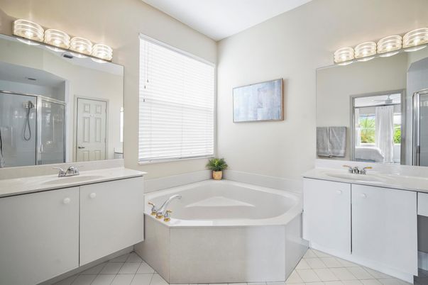 Bathroom, Dual Sink Vanities, Interior