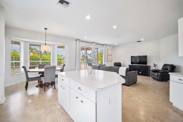 Dining room, Interior, Living room, Pendant Lights, Recessed Lighting