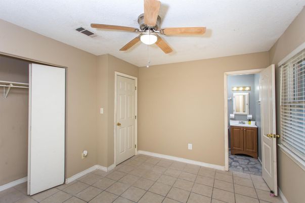 Bathroom, Empty room, Interior