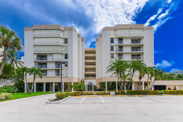 Exterior, Facade, Condo Building