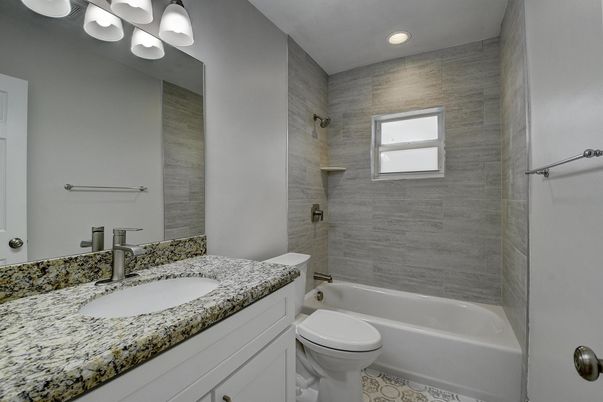 Bathroom, Interior, Recessed Lighting