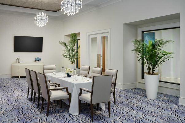 Chandelier, Dining room, Interior, Pendant Lights