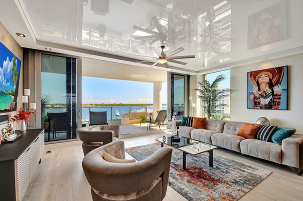 Interior, Living room, Recessed Lighting, Water, Wood Texture Flooring
