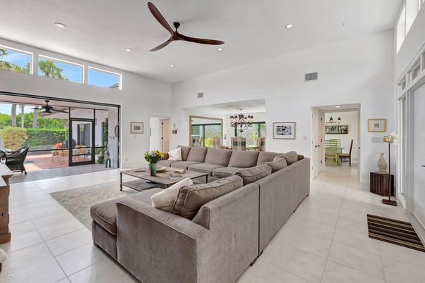 Chandelier, Dining room, Interior, Living room, Recessed Lighting