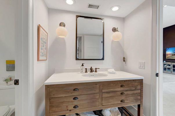 Bathroom, Interior, Recessed Lighting