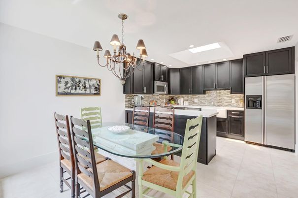 Chandelier, Dining room, Interior, Kitchen, Recessed Lighting, Stainless Steel Appliances