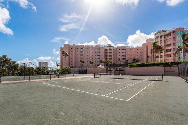 Exterior, Tennis Courts