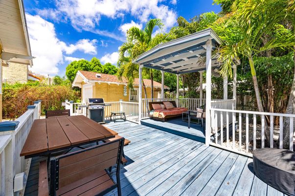 Exterior, Hot Tub