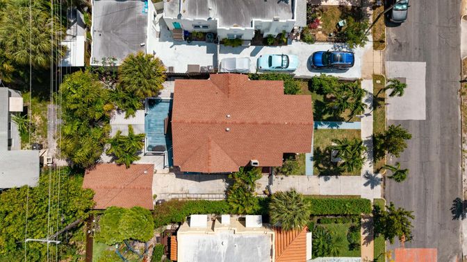 Exterior, Drone