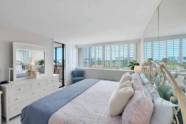Bedroom, Interior, Water