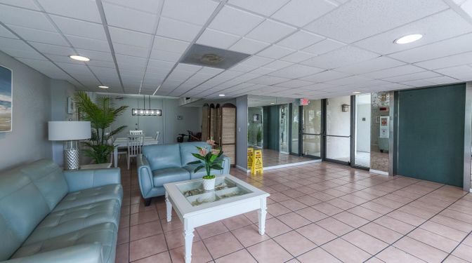 Elevator, Interior, Living room, Recessed Lighting
