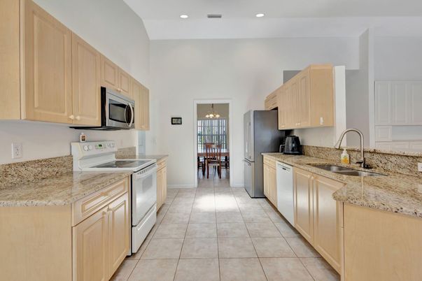 Dining room, Interior, Kitchen, Recessed Lighting, Stainless Steel Appliances