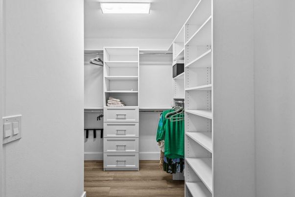 Interior, Walk-in Closets, Wood Texture Flooring