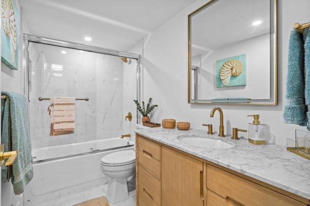 Bathroom, Interior, Marble, Marble Walls, Recessed Lighting