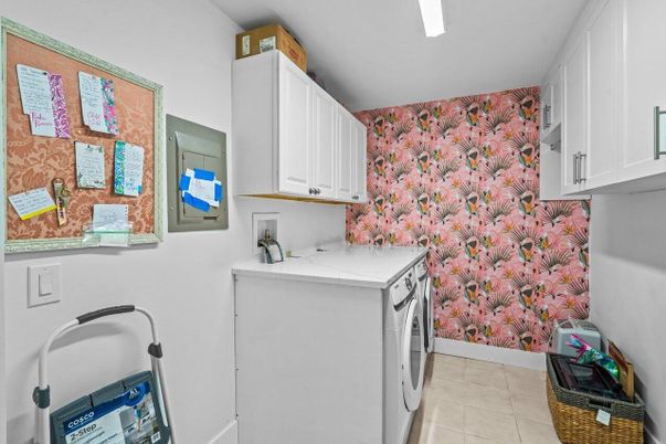 Interior, Kitchen, Recessed Lighting, Washer