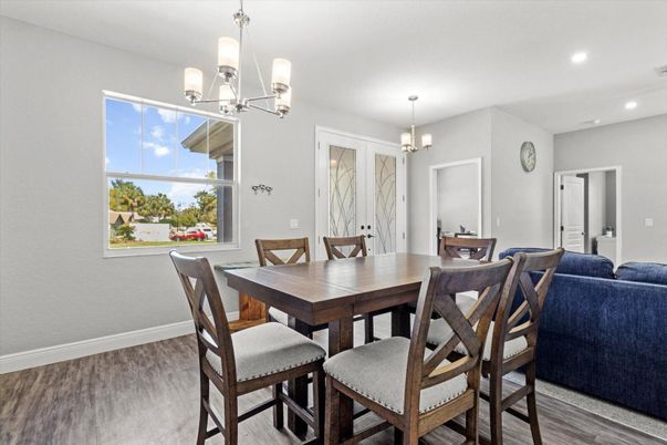 Chandelier, Dining room, Interior, Recessed Lighting, Wood Texture Flooring