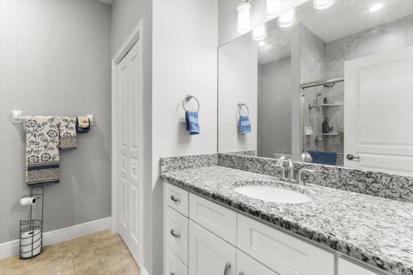 Bathroom, Dual Sink Vanities, Interior, Recessed Lighting
