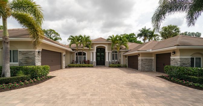 Attached, Exterior, Facade, Mediterranean
