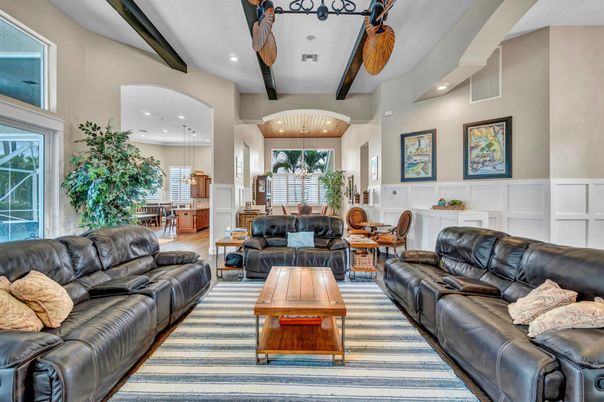 Dining room, Interior, Living room, Pendant Lights, Recessed Lighting, Wood Texture Flooring