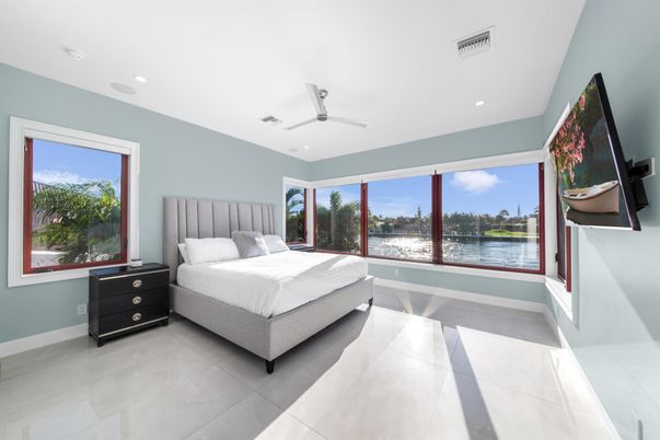 Bedroom, Interior, Recessed Lighting, Water