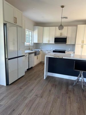 Interior, Kitchen, Pendant Lights, Wood Texture Flooring