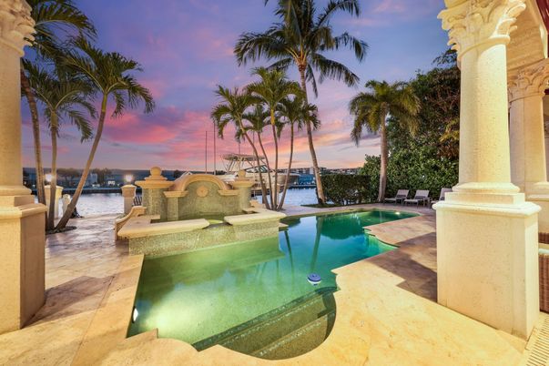 Exterior, Pool, Water