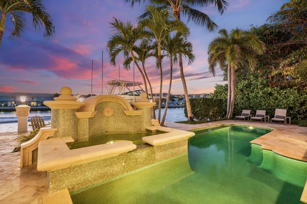Exterior, Pool, Water